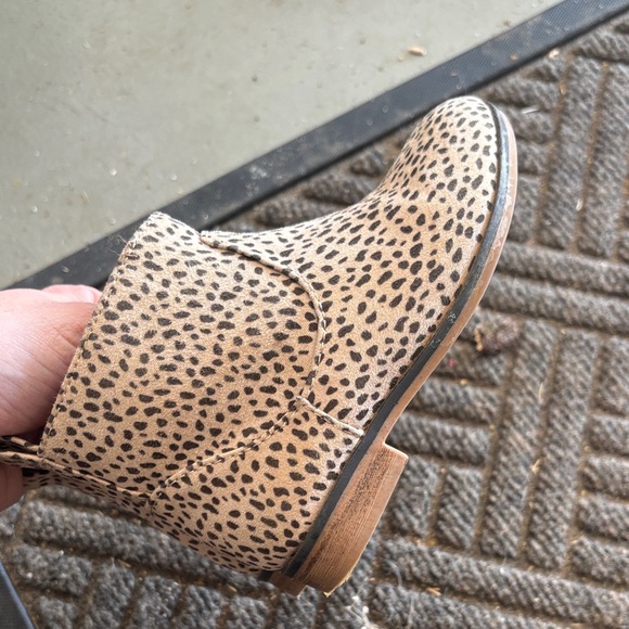Cat & Jack Tan Leopard Print Kids Boots - Picture 4 of 9